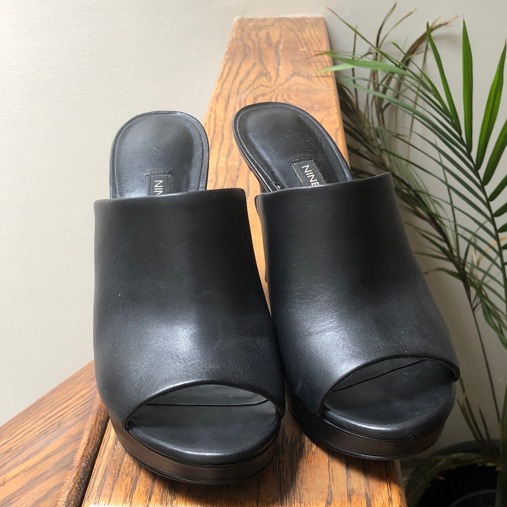 Nine West Black Leather Open-Toe Slide Mules